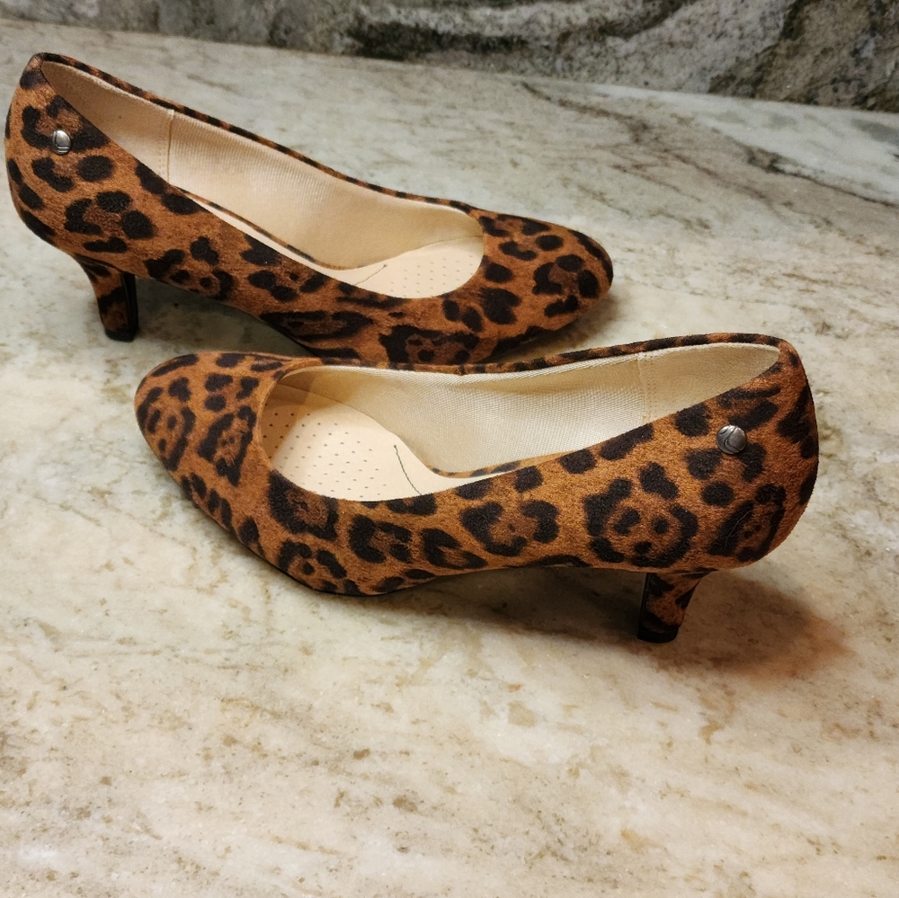 LifeStride Animal Leopard Print Heels Size 9M Like new. - Picture 2 of 7